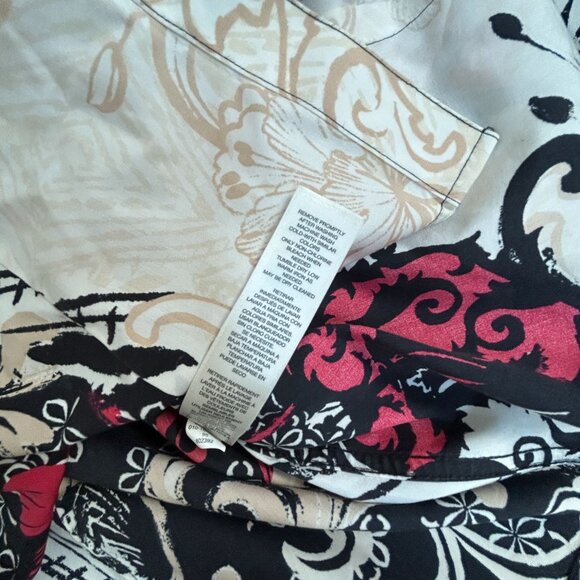 Chico's Womens Effortless Caroline Asian-Floral No Iron Shirt Size 2 Black/Red - Picture 7 of 8